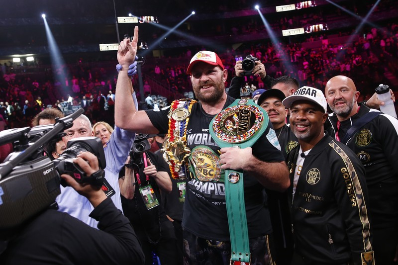 Pertandingan tinju kejuaraan kelas berat WBC antara Tyson Fury dengan Deontay Wilder Boxing - Tyson Fury v Deontay Wilder - WBC Heavyweight Title - T-Mobile Arena, Las Vegas, Nevada, U.S. - October 9, 2021 Tyson Fury in action against Deontay Wilder REUTERS/Steve Marcus TPX IMAGES OF THE DAY