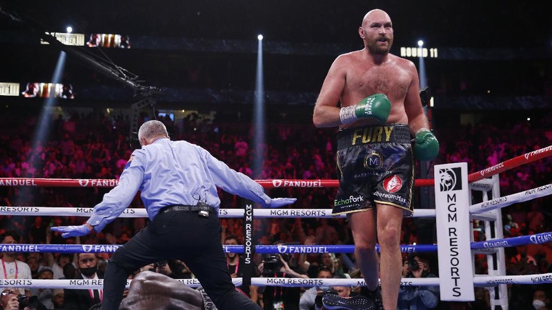 Boxing - Tyson Fury v Deontay Wilder - WBC Heavyweight Title - T-Mobile Arena, Las Vegas, Nevada, U.S. - October 9, 2021  Tyson Fury in action against Deontay Wilder REUTERS/Steve Marcus     TPX IMAGES OF THE DAY