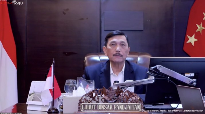Menko Marves Luhut Binsar Pandjaitan Saat Konferensi Pers PPKM, Jakarta,11 Oktober 2021. (Tangkapan Layar Youtube Skretariat Presiden)
