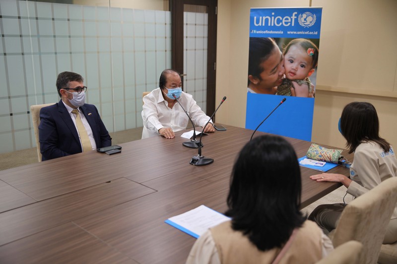Dato' Sri Tahir, melalui Tahir Foundation hari ini mengumumkan hibah senilai Rp 10 miliar (sekitar US$ 700.000) untuk mendukung respon UNICEF terhadap krisis kemanusiaan di Afghanistan. (Dok. ist) Dato' Sri Tahir, melalui Tahir Foundation hari ini mengumumkan hibah senilai Rp 10 miliar (sekitar US$ 700.000) untuk mendukung respon UNICEF terhadap krisis kemanusiaan di Afghanistan. (Dok. ist)