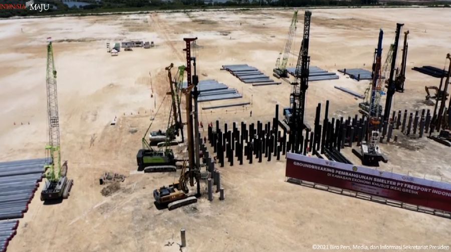 Groundbreaking Pembangunan Smelter PT Freeport Indonesia, KEK Gresik, 12 Oktober 2021. (Tangkapan Layar Youtube Sekretariat Presiden)