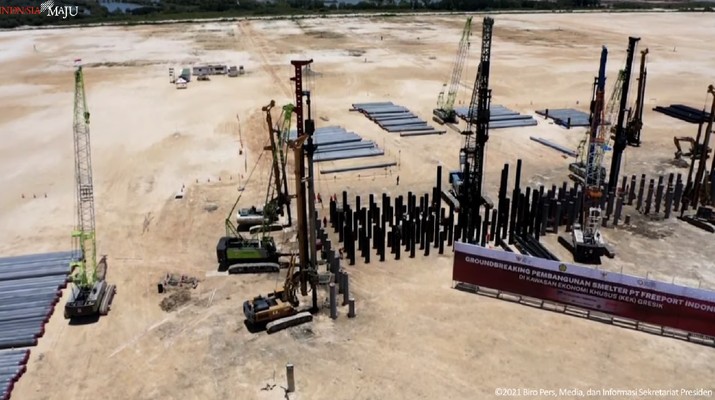 Groundbreaking Pembangunan Smelter PT Freeport Indonesia, KEK Gresik, 12 Oktober 2021. Groundbreaking Pembangunan Smelter PT Freeport Indonesia, KEK Gresik, 12 Oktober 2021. (Tangkapan Layar Youtube Sekretariat Presiden)