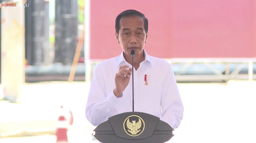 Presiden Joko Widodo Saat Groundbreaking Pembangunan Smelter PT Freeport Indonesia, KEK Gresik, 12 Oktober 2021. (Tangkapan Layar Youtube Sekretariat Presiden)