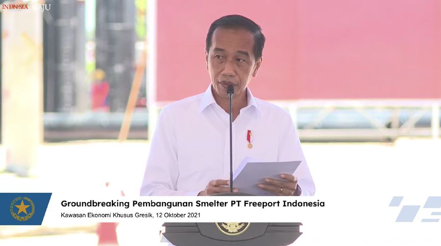 Presiden Joko Widodo Saat Groundbreaking Pembangunan Smelter PT Freeport Indonesia, KEK Gresik, 12 Oktober 2021. (Tangkapan Layar Youtube Sekretariat Presiden)