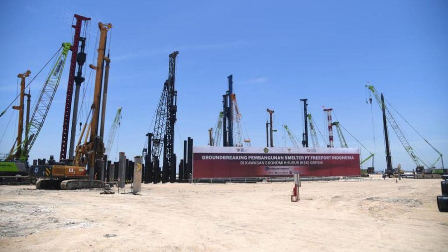 Presiden Joko Widodo Saat Groundbreaking Pembangunan Smelter PT Freeport Indonesia, KEK Gresik, 12 Oktober 2021. ( Biro Pers Sekretariat Presiden/ Lukas)