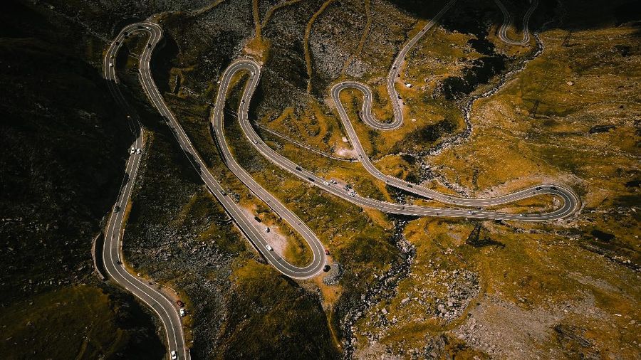 Transfagarasan, Rumania (Photo by Ümit Yıldırım on Unsplash)