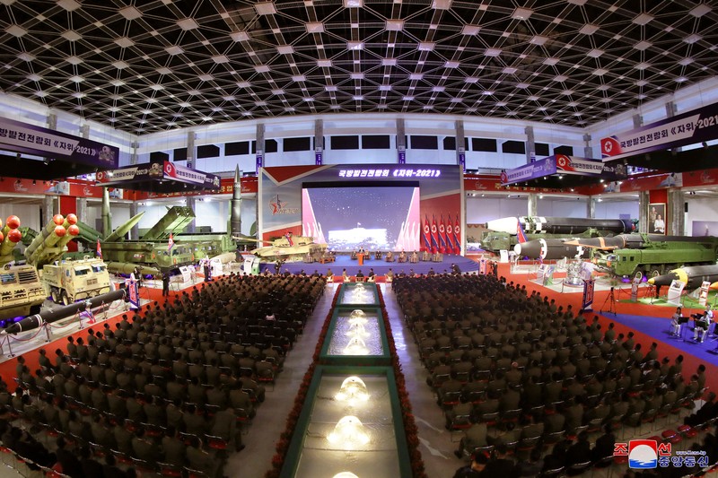 Pemimpin Korea Utara Kim Jong Un Saat Pameran Pengembangan Pertahanan North Korea's leader Kim Jong Un looks at military weapons and vehicles on display at the Defence Development Exhibition, in Pyongyang, North Korea, in this undated photo released on October 12, 2021 by North Korea's Korean Central News Agency (KCNA). KCNA via REUTERS ATTENTION EDITORS - THIS IMAGE WAS PROVIDED BY A THIRD PARTY. REUTERS IS UNABLE TO INDEPENDENTLY VERIFY THIS IMAGE. NO THIRD PARTY SALES. SOUTH KOREA OUT. NO COMMERCIAL OR EDITORIAL SALES IN SOUTH KOREA.