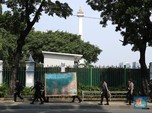 Tolak Cukai Naik, Pekerja Rokok Serahkan Lukisan ke Istana