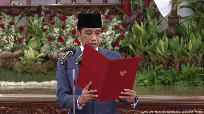 Presiden Joko Widodo Saat Pelantikan Dewan Pengarah Badan Riset dan Inovasi Nasional, Istana Negara, 13 Oktober 2021. (Tangkapan Layar Youtube Sekretariat Presiden)