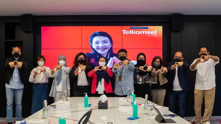 Telkomsel Berpartisipasi dalam #GirlsTakeOver 2021, Akselerasikan Pemberdayaan Perempuan di Industri Teknologi Indonesia Telkomsel Berpartisipasi dalam #GirlsTakeOver 2021, Akselerasikan Pemberdayaan Perempuan di Industri Teknologi Indonesia