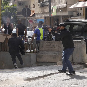 Mencekam, Jalan Ibu Kota Jadi Medan 'Baku Tembak' di Lebanon