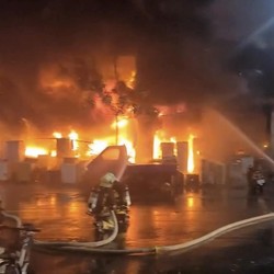 Kobaran Api Ganas Lahap Gedung di Taiwan, 46 Orang Tewas