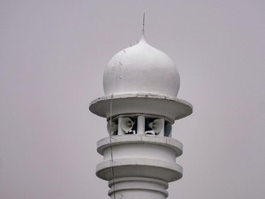 Ketahui Perkara di Luar Syariat saat Azan yang Masih Dilakukan