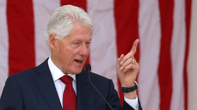 Bill Clinton Bantah Terlibat Kasus Epstein di Depan Kongres