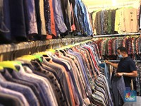 Marak Thrifting, Ribuan Baju Bekas dari LN Disita Bea Cukai!