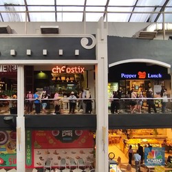 Mengular, Antrean Panjang Warga +62 di Resto Subway Citos