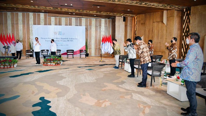 Jokowi Bertemu Bos BUMN (Laily Rachef Biro Pers Sekretariat Presiden) Jokowi Bertemu Bos BUMN (Laily Rachef Biro Pers Sekretariat Presiden)