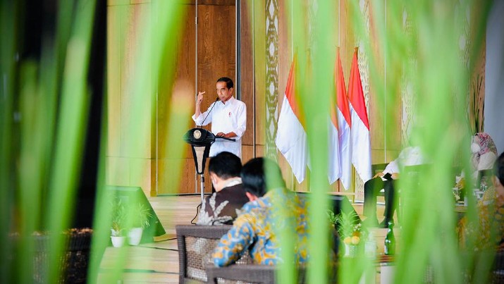 Jokowi Bertemu Bos BUMN (Laily Rachef Biro Pers Sekretariat Presiden)