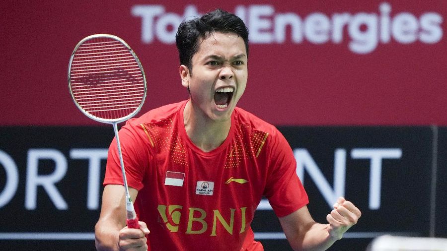 Anthony Sinisuka Ginting menghentikan perlawanan Lu Guangzu dengan skor 18-21, 21-14 dan 21-16. (AP/Claus Fisker)