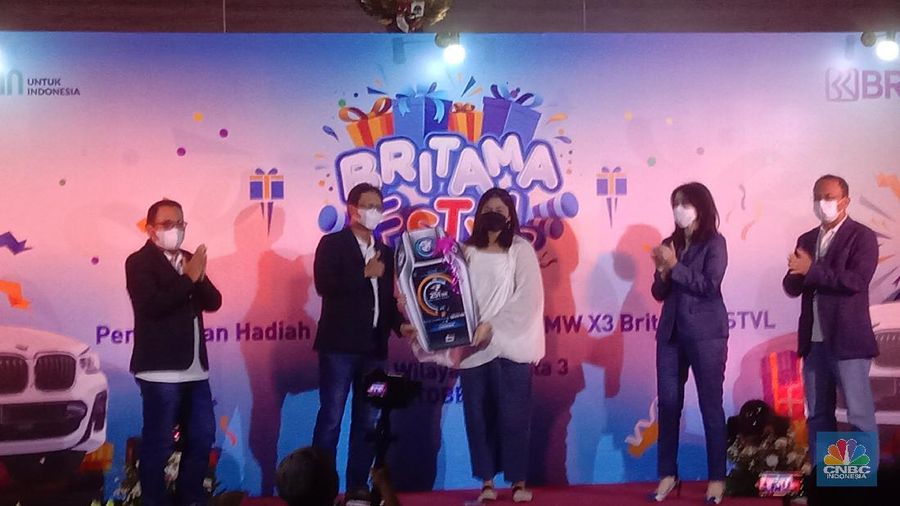 Ceremonial Penyerahan Hadiah Grand Prize Program BritAma FSTVL
