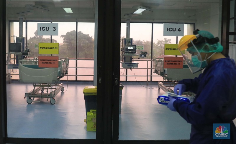 RSUD Depok melakukan bersih bersih setelah [enurunan kasus Covid-19. (CNBC Indonesia/Muhammad Sabki) RSUD Depok melakukan bersih bersih setelah [enurunan kasus Covid-19. (CNBC Indonesia/Muhammad Sabki)