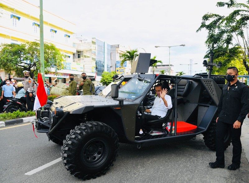 Presiden Joko Widodo berkunjung ke Tarakan, Kalimantan Utara pada Selasa, 19 Oktober 2021. (Dok: Biro Pers Sekretariat Presiden) Presiden Joko Widodo berkunjung ke Tarakan, Kalimantan Utara pada Selasa, 19 Oktober 2021. (Dok: Biro Pers Sekretariat Presiden)