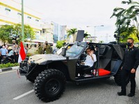 Gaya Gagah Jokowi Tunggangi Rantis P6 ATAV V1 Paspampres