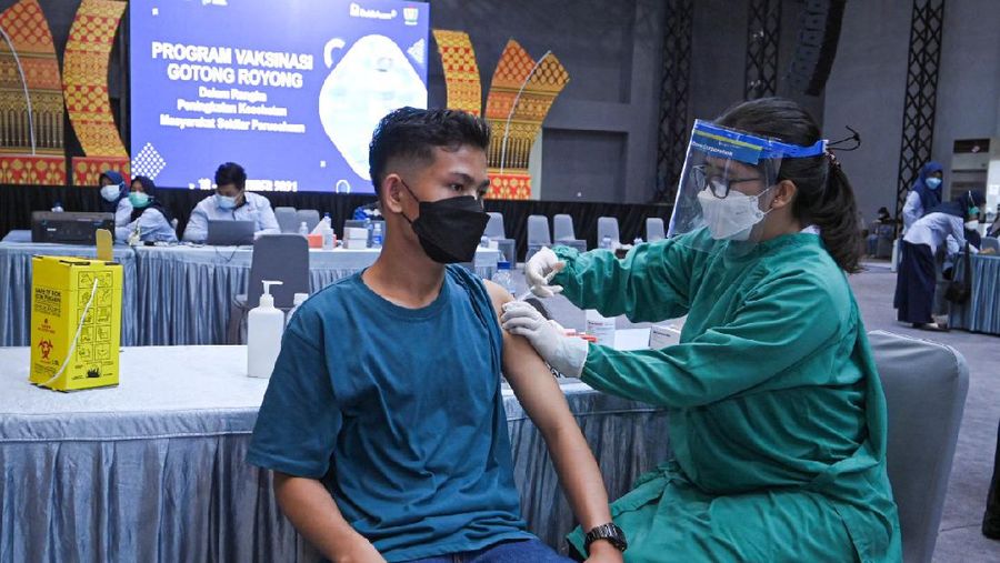 PTBA Beri Ribuan Vaksin Gratis bagi Warga Tanjung Enim