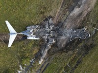 Hangus Terbakar, Jet Pribadi Tabrak Pagar saat Lepas Landas