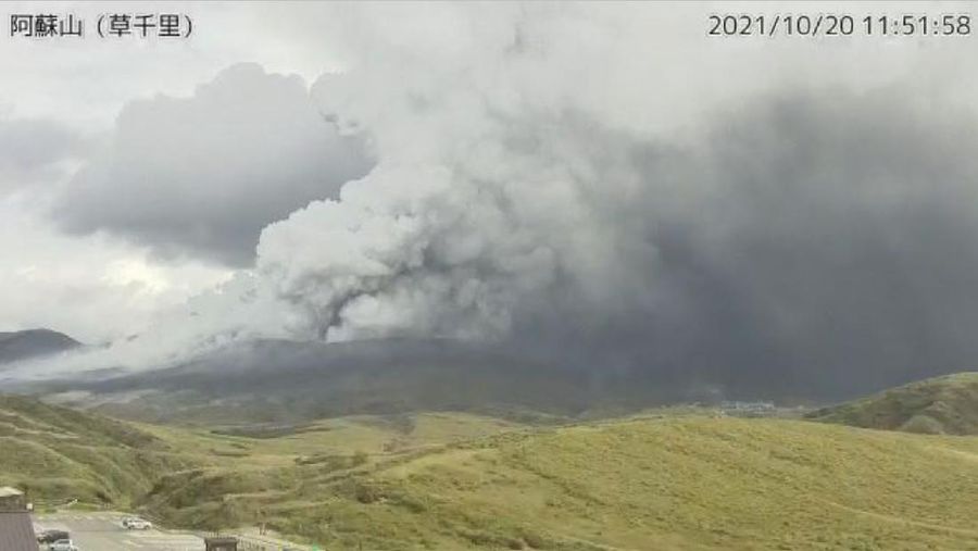 A video grab from the Japan Meteorological Agency's live camera image shows an eruption of Mount Aso in Aso, Kumamoto prefecture, southwestern Japan, October 20, 2021. Japan Meteorological Agency/Handout via REUTERS     ATTENTION EDITORS - THIS IMAGE WAS PROVIDED BY A THIRD PARTY. MANDATORY CREDIT.