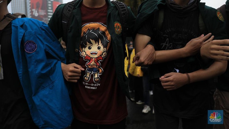 Demo mahasiswa di Patung Kuda, Jakarta, Kamis (21/10/2021). (CNBC Indonesia/Muhammad Sabki)