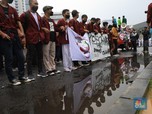 Intip Aksi Mahasiswa BEM SI Demo 7 Tahun Pemerintahan Jokowi