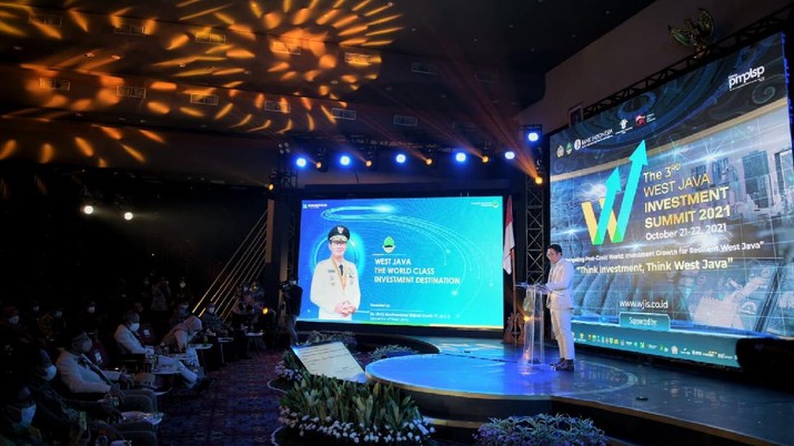 Gubernur Jawa Barat Ridwan Kamil saat pembukaan The 3RD West Java Investment Summit 2021 di Hotel Savoy Homan, Kota Bandung, Kamis (21/10/2021).