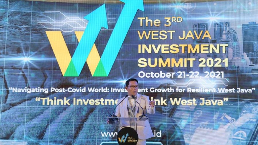 Gubernur Jawa Barat Ridwan Kamil saat pembukaan The 3RD West Java Investment Summit 2021 di Hotel Savoy Homan, Kota Bandung, Kamis (21/10/2021).