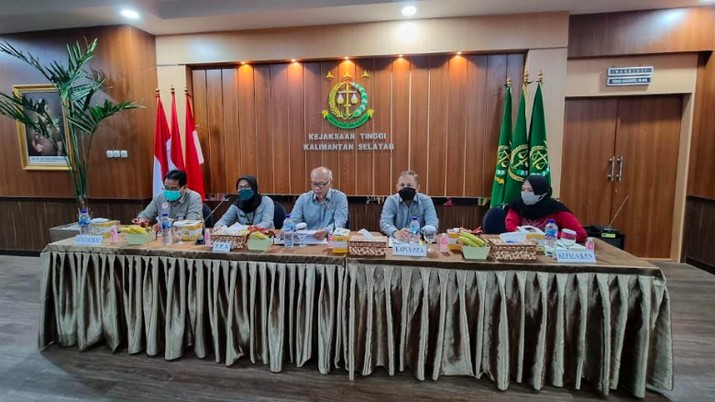 Kejaksaan Agung (Kejagung) melakukan verifikasi lapangan, pengamanan dan penilaian (appraisal) barang rampasan berupa 26 bidang tanah/bangunan eks aset perkara tindak pidana korupsi pada PT Asuransi Jiwasraya (Persero) di Kalimantan Selatan (Kalsel) atas nama terpidana Benny Tjokrosaputro (Bentjok), bos PT Hanson International Tbk (MYRX), 21 Oktober 2021. Dok Kejagung