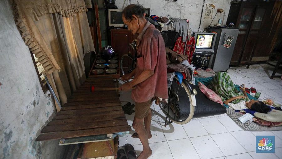 Mpe Goyong, Seniman Tehyan di Tangerang. (CNBC Indonesia/Andrean Kristianto)