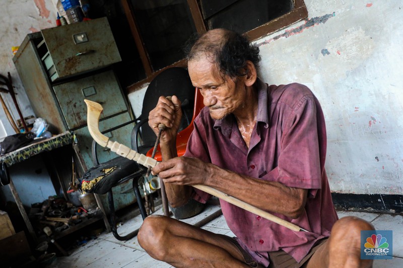 Mpe Goyong, Seniman Tehyan di Tangerang. (CNBC Indonesia/Andrean Kristianto)