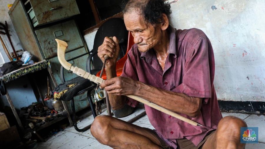 Mpe Goyong, Seniman Tehyan di Tangerang. (CNBC Indonesia/Andrean Kristianto)
