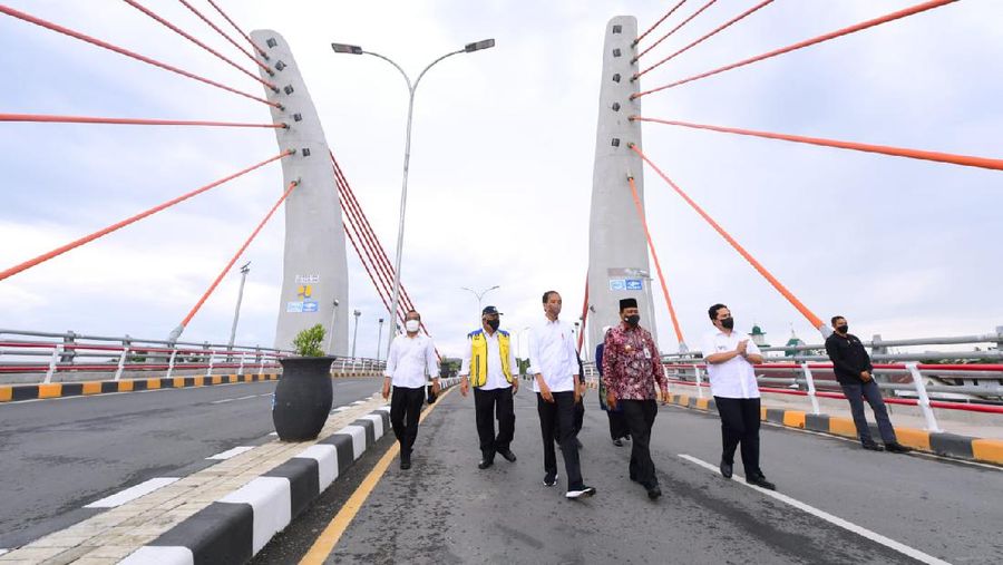 Presiden Jokowi Resmikan Jembatan Sei Alalak, Struktur Unik Cable Stayed Melengkung Asimetrik. (Dok: PUPR)