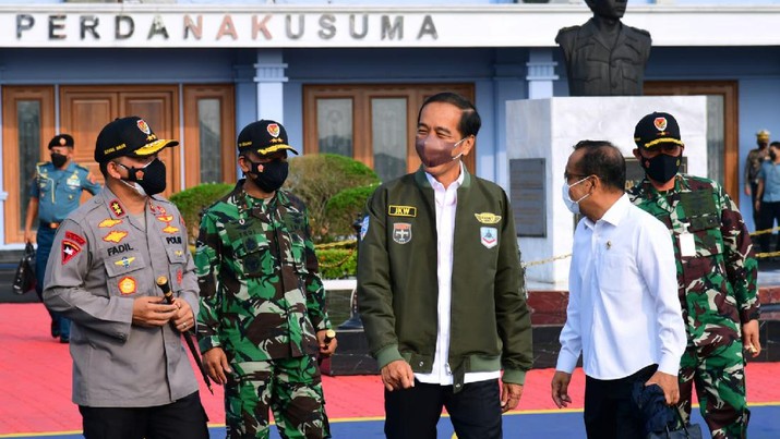 Presiden Jokowi bertolak ke Kalimantan Selatan dalam rangka kunjungan kerja.  (Biro Pers Sekretariat Presiden/Muchlis Jr)