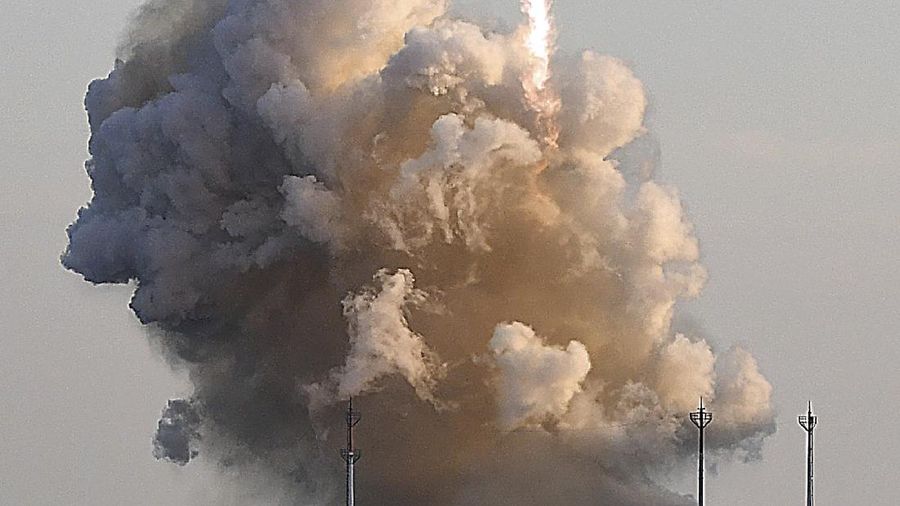 Roket Luar Angkasa Korea Selatan KSLV-II NURI.  (Korea Pool via AP)