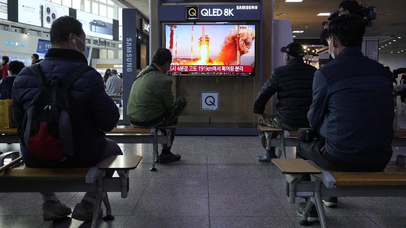 Roket Luar Angkasa Korea Selatan KSLV-II NURI.  (Korea Pool via AP)
