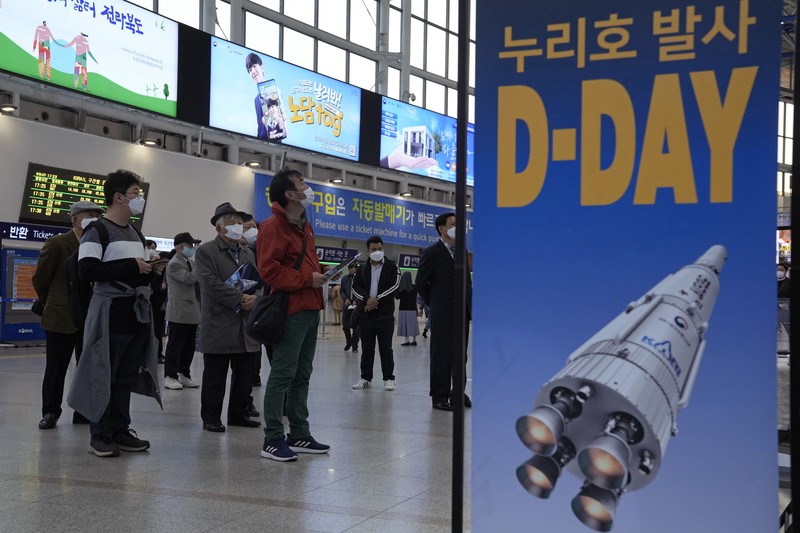 Roket Luar Angkasa Korea Selatan KSLV-II NURI.  (Korea Pool via AP)