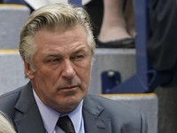 Geger, Alec Baldwin tak Sengaja Bunuh Rekan saat Syuting Film