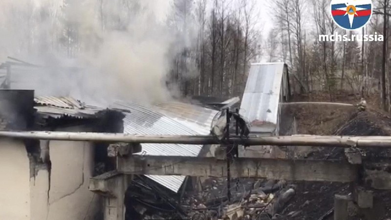 Pabrik senjata Rusia kebakaran. (via REUTERS/RUSSIA'S EMERGENCIES MINISTRY)