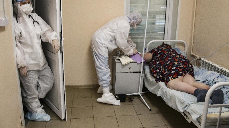 Lonjakan kasus covid-19 di Rusia. (AP/Roman Yarovitcyn)
