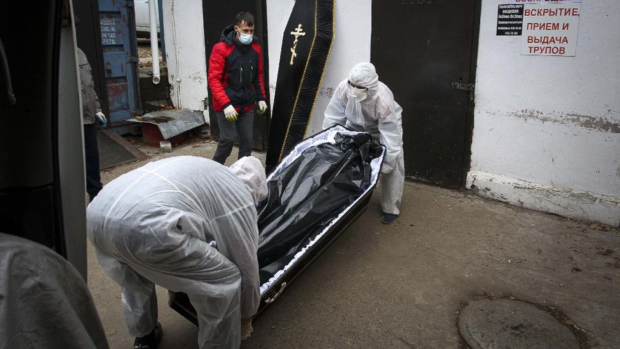 Lonjakan kasus covid-19 di Rusia. (AP/Roman Yarovitcyn)