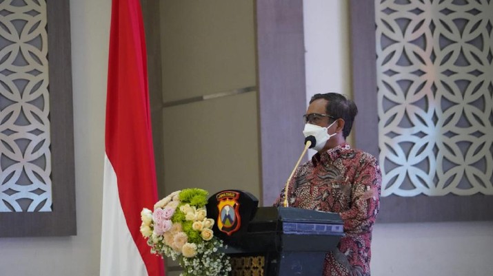 Seniman pertunjukan asal Jawa Timur bertemu Menteri Koordinator Bidang Politik, Hukum dan Keamanan (Menko Polhukam) Mahfud MD. (Dok Polhukam)