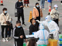 Corona 'Ngamuk', Beijing Tutup Mal Besar & Lockdown Perumahan