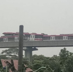 Uji Coba, Kereta LRT Jabodebek Cawang-Cibubur Kecelakaan!